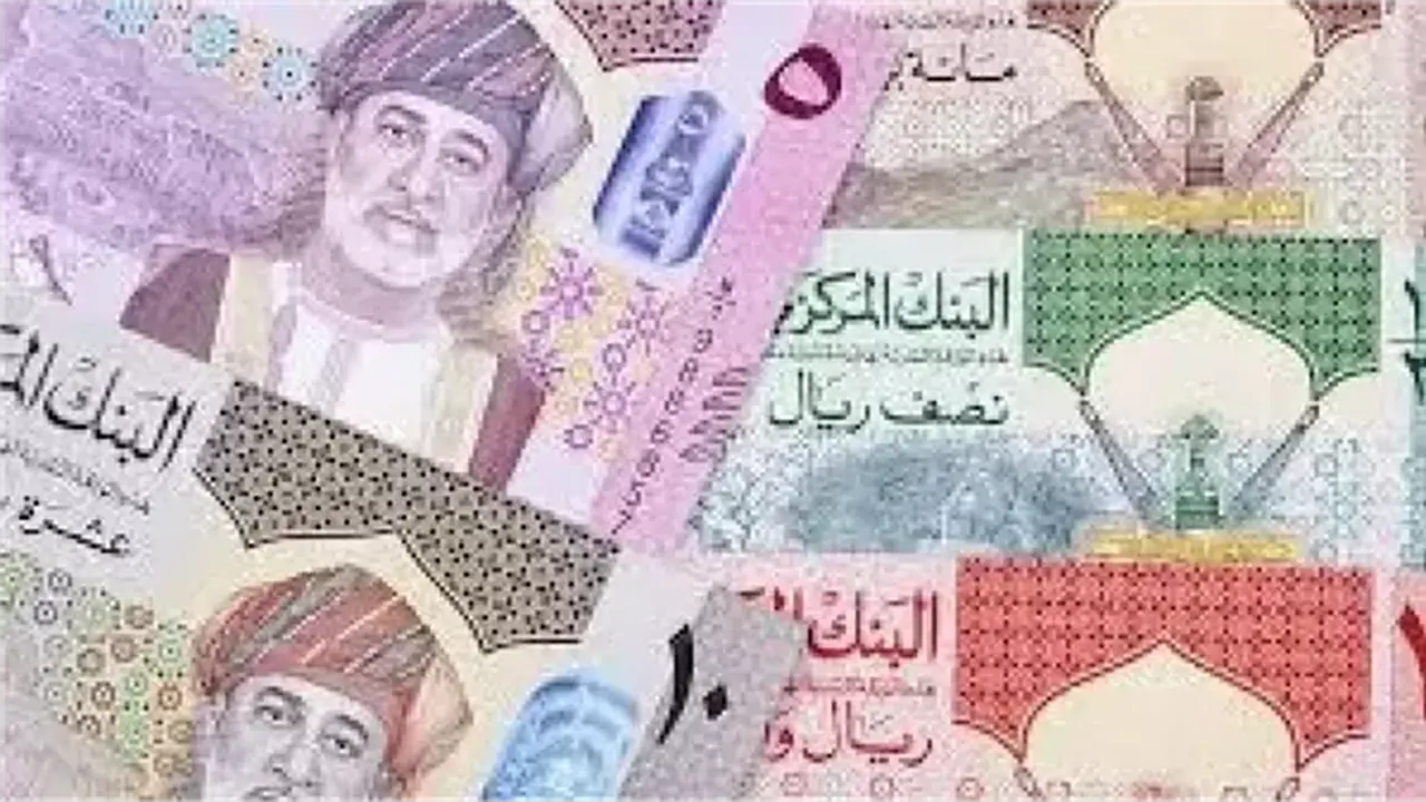 سعر الريال العماني يستقر عند مستويات ثابتة مقابل الجنيه في البنك المركزي والبنوك المصرية